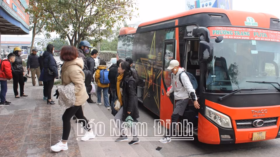 nam dinh dam bao nhu cau di lai cua nhan dan dip tet va le hoi dau xuan 2025 hinh 1