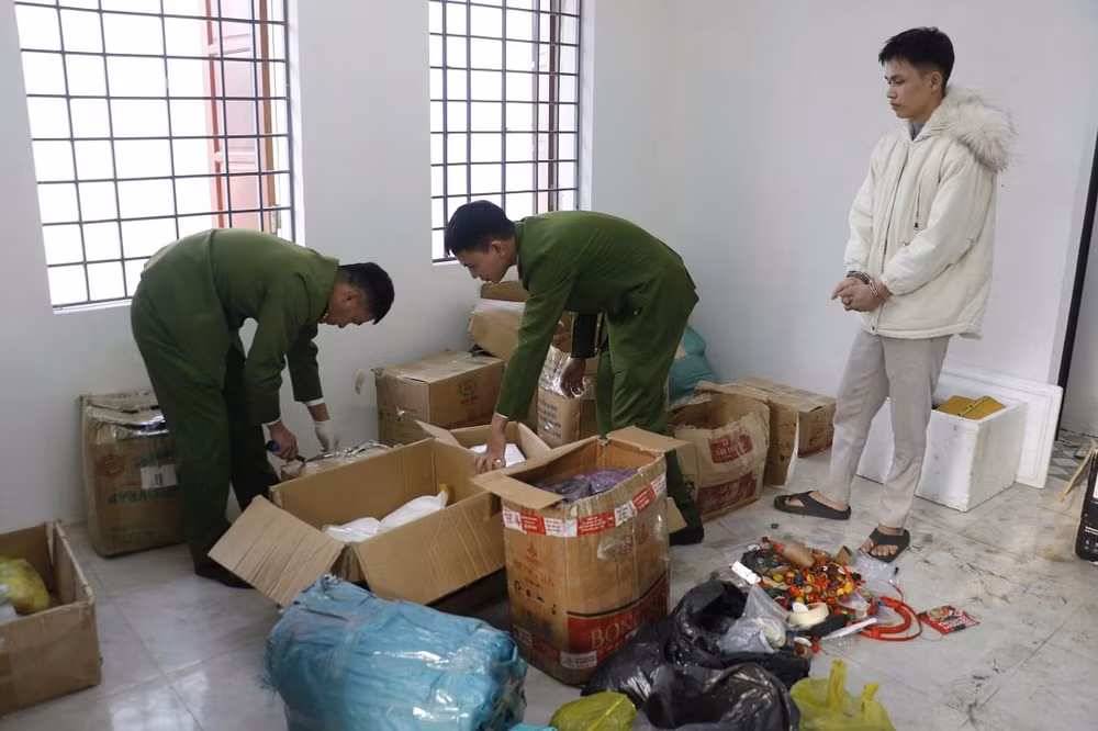 len mang mua gan 9 ta hoa chat de che tao phao no o nghe an hinh 1