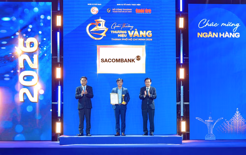 o-le-duc-thinh-nhan-giai-thuong-hieu-vang.jpg