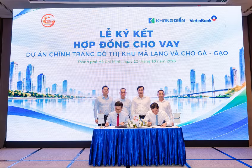 Đại diện các bên thực hiện nghi thức ký kết