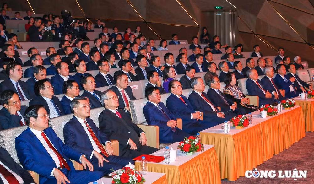 le trao giai bua liem vang lan thu ix nam 2024 bao chi dan dat tu tuong va dong hanh voi nhung buoc di lon cua dang hinh 1