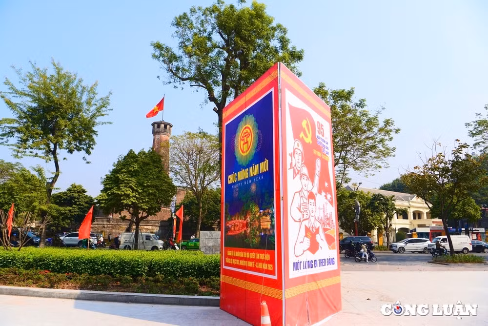 pho phuong ha noi ruc ro sac do truoc them tet nguyen dan 2025 hinh 1
