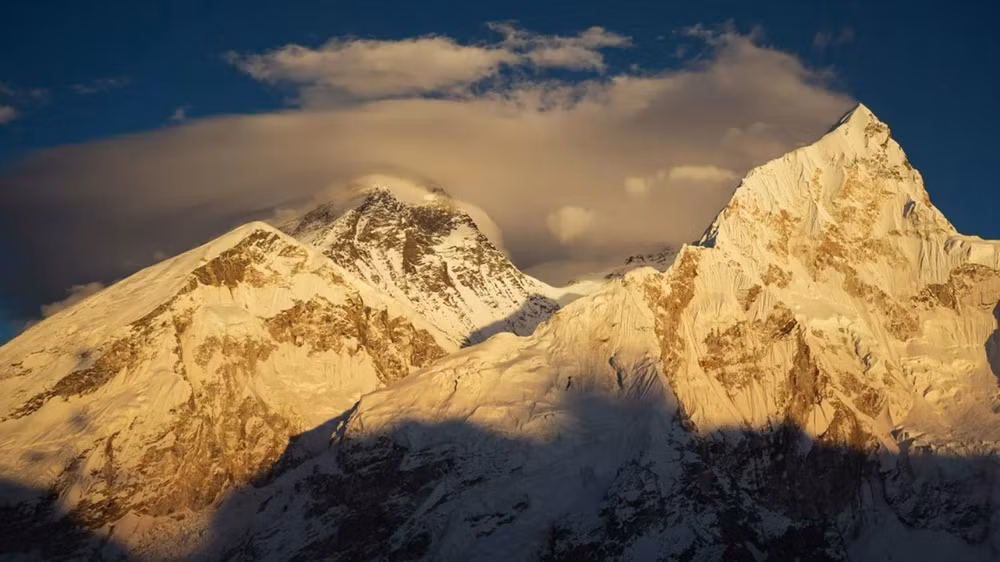 nepal tang phi leo nui everest len gan 380 trieu dong hinh 1