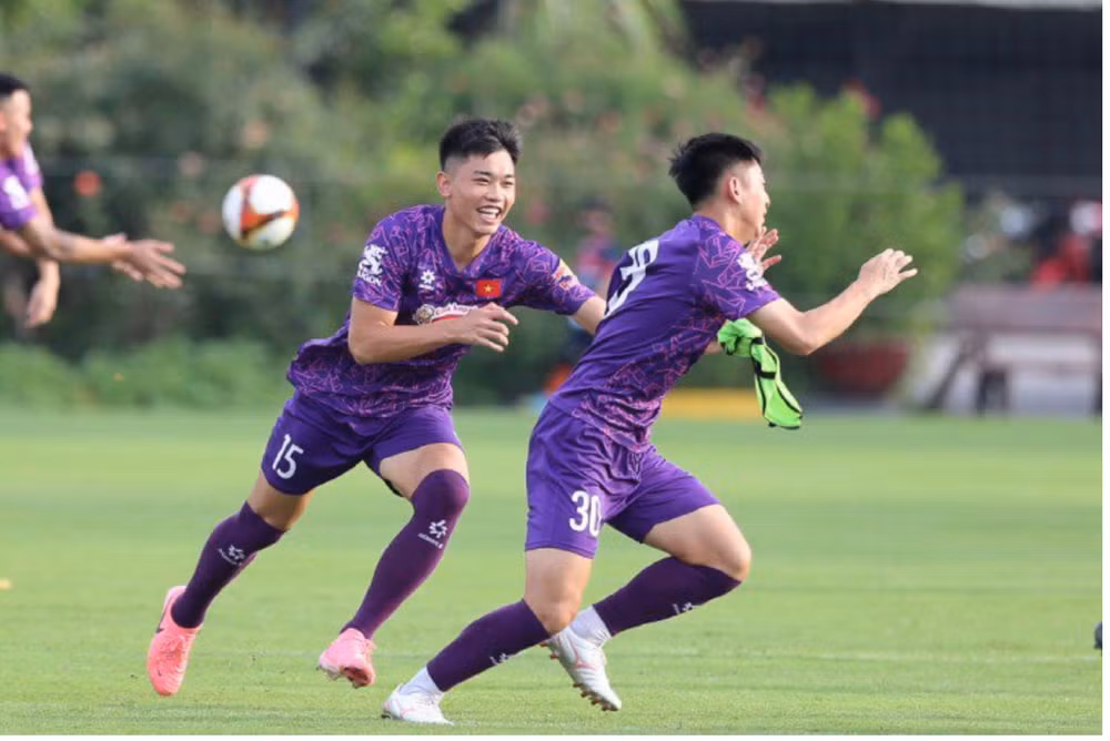xuan son hoang duc va quang hai het co hoi du sea games 33 hinh 2