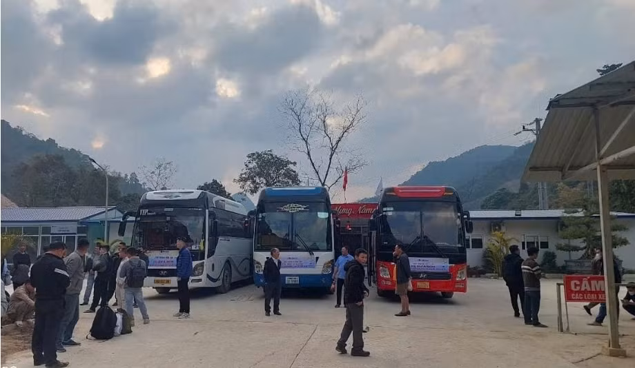 hanh trinh tet am ap cua nguoi deo ca hinh 3