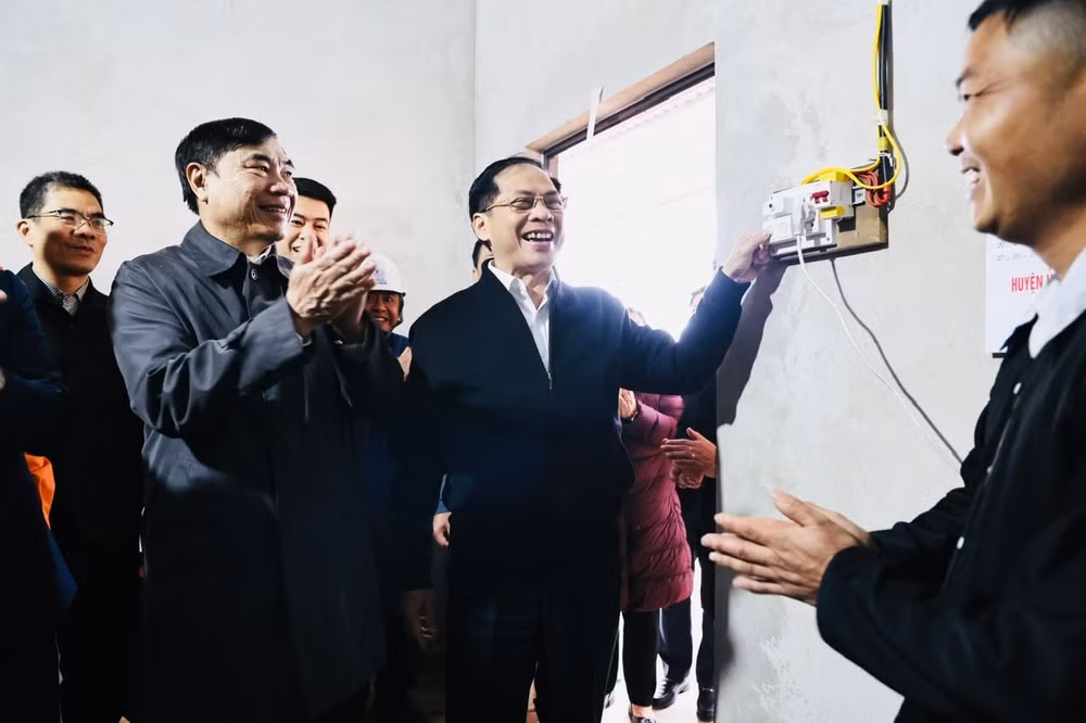 pho thu tuong bui thanh son tham chuc tet va du le dong dien tram bien ap tai dien bien hinh 5