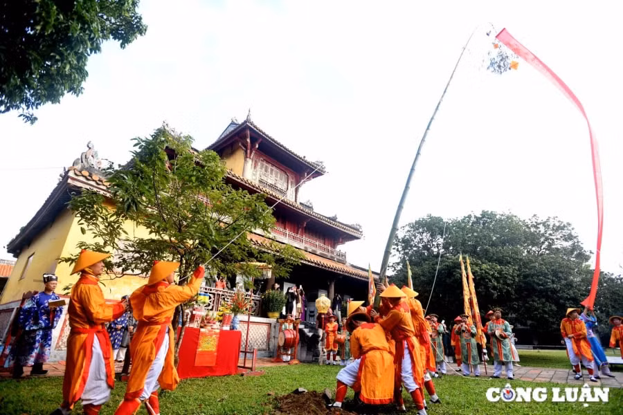 doc dao nghi le thuong neu trong hoang thanh hue hinh 1