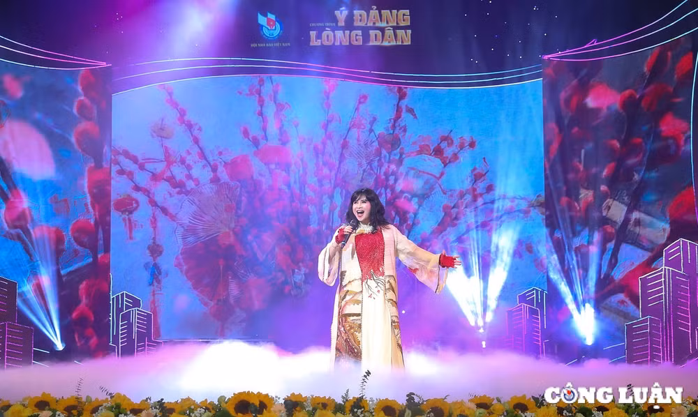 chuong trinh y dang long dan truyen tai thong diep manh me ve su dong long doan ket cua toan dang toan dan hinh 10