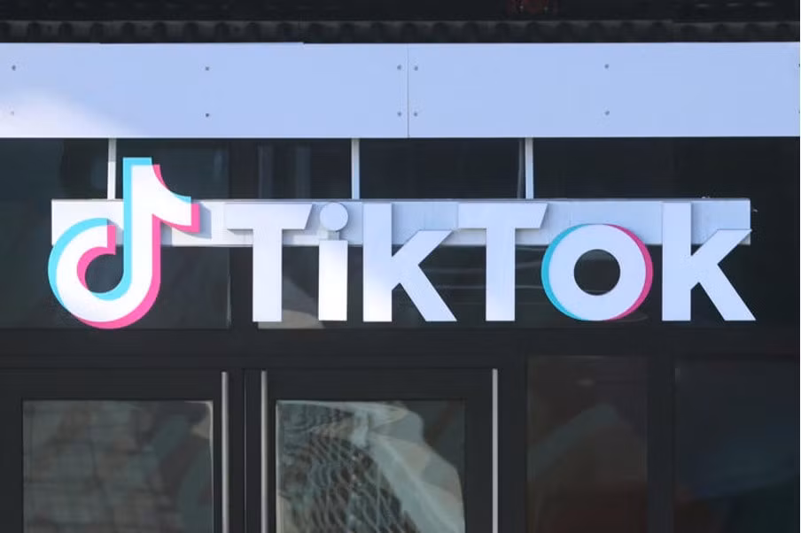 nguoi mua tiktok xep hang khi trump va trung quoc mo cua dam phan hinh 1