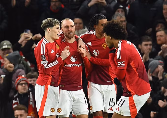 bruno toa sang phut bu gio mu nhoc nhan danh bai rangers o europa league hinh 1