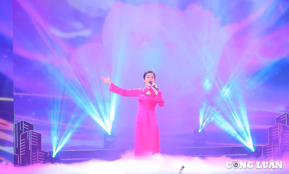 chuong trinh y dang long dan truyen tai thong diep manh me ve su dong long doan ket cua toan dang toan dan hinh 6