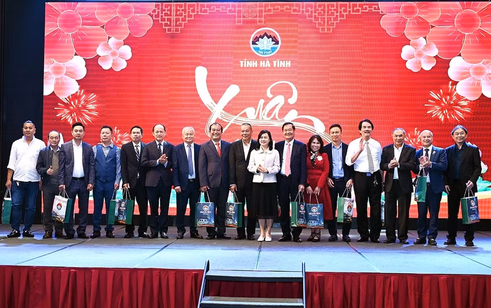 ha tinh ket noi kieu bao voi que huong dip tet at ty 2025 hinh 2