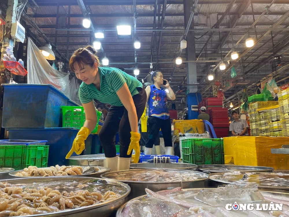 cho dau moi thuy hai san lon nhat tp hcm nhon nhip ngay giap tet hinh 9