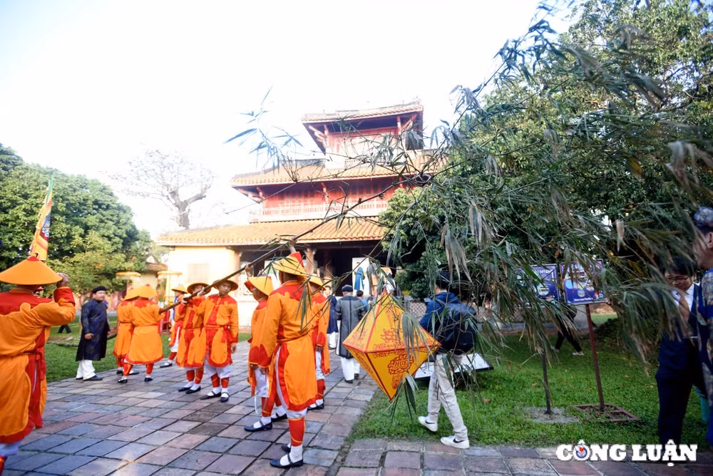 doc dao nghi le thuong neu trong hoang thanh hue hinh 6