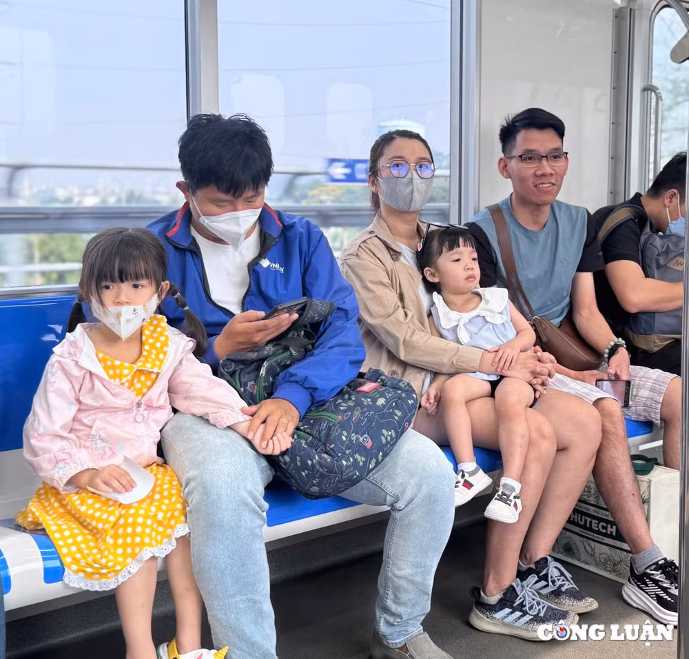 ngay lam viec cuoi nam ben xe san bay dong duc cua ngo tp hcm un tac hinh 7