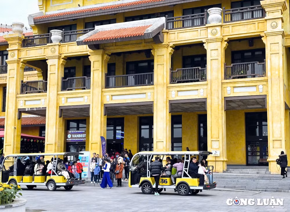 nganh du lich quang ninh don tin vui ngay trong ngay dau nam moi at ty hinh 10