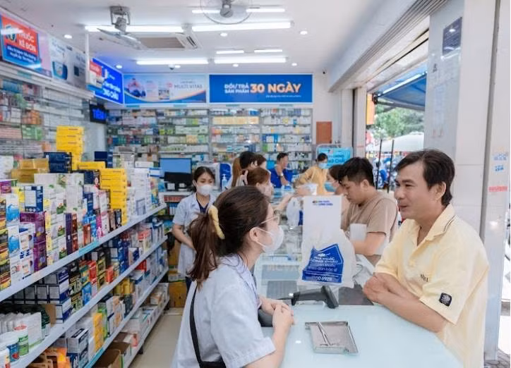 hang tram cua hang thuoc van hoat dong xuyen tet nguyen dan de phuc vu nguoi dan hinh 1