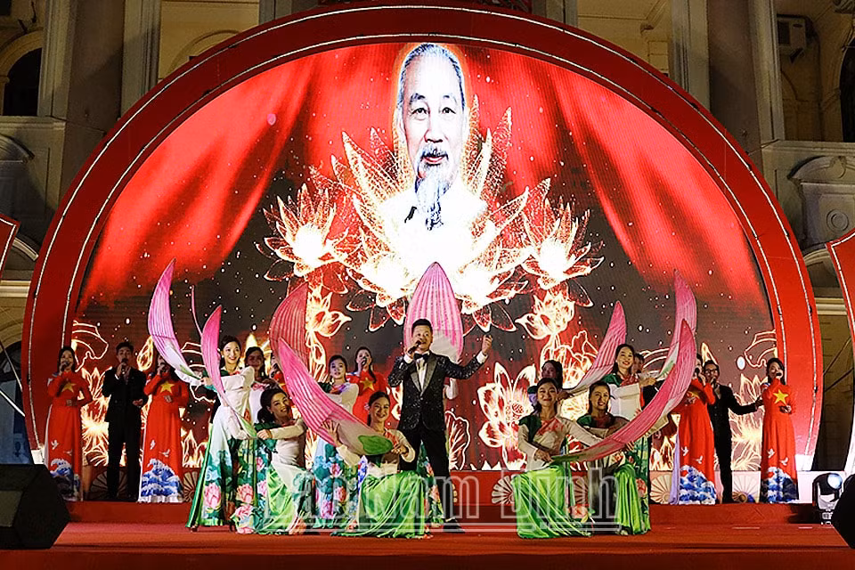 nam dinh dac sac chuong trinh nghe thuat tet que huong 2025 hinh 1