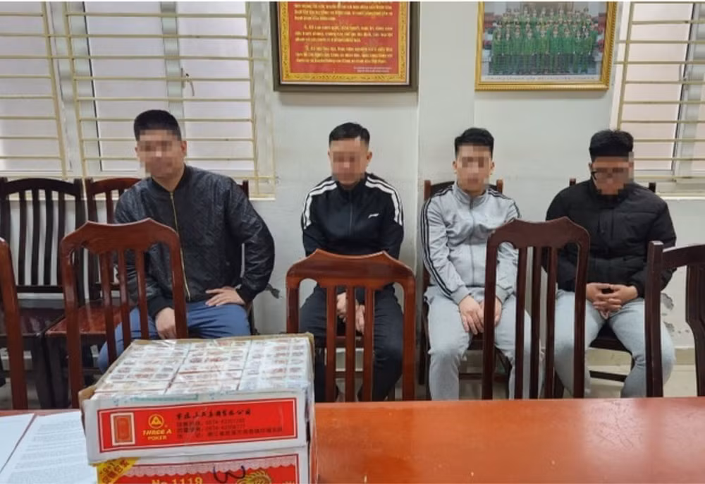 triet pha o nhom chuyen ban bo dung cu choi co bac bip hinh 1
