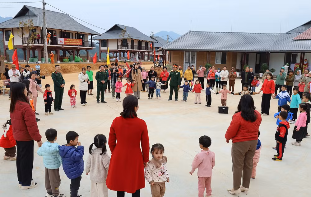 mam song noi lang nu hinh 4