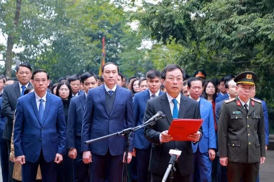 phu tho dang huong tuong niem tri an cong duc cac vua hung truoc them tet nguyen dan at ty hinh 2
