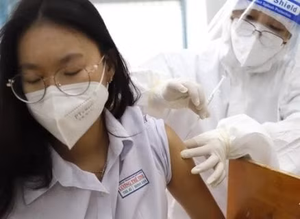 f0 la hoc sinh da khoi benh co nen tiem vaccine hinh 1