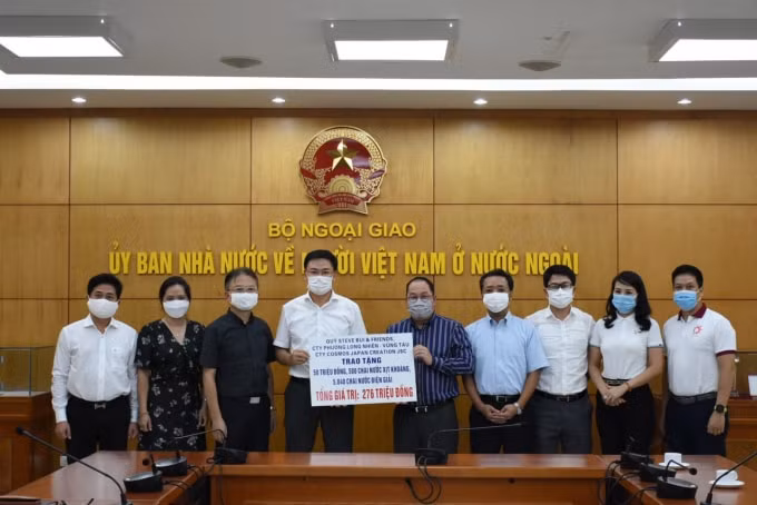 thu tuong tang bang khen cho kieu bao co thanh tich xuat sac trong phong chong covid 19 hinh 1