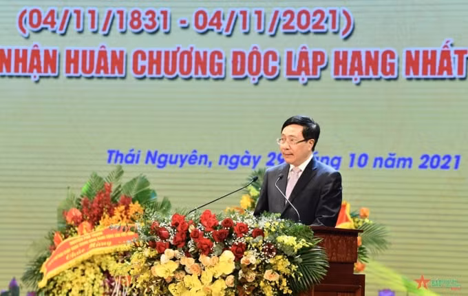 tinh thai nguyen ky niem 190 nam thanh lap va don nhan huan chuong doc lap hang nhat hinh 4