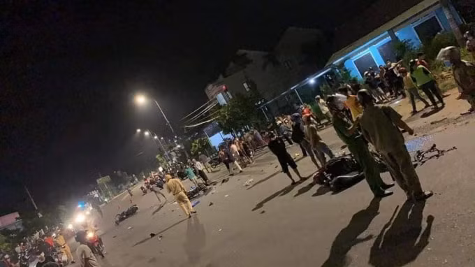 quang nam o to tong hang loat xe may 3 nguoi thuong vong hinh 1