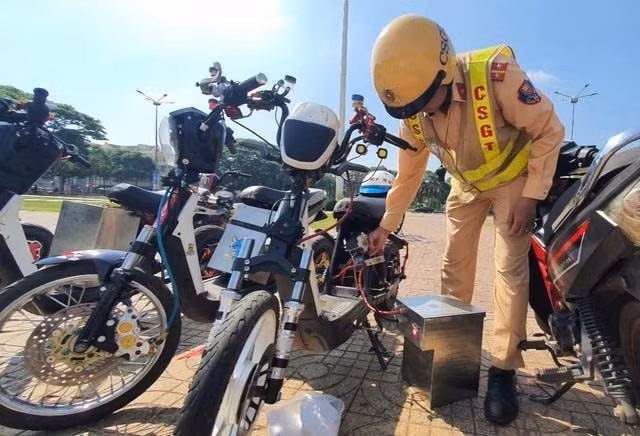 Xe điện độ chế