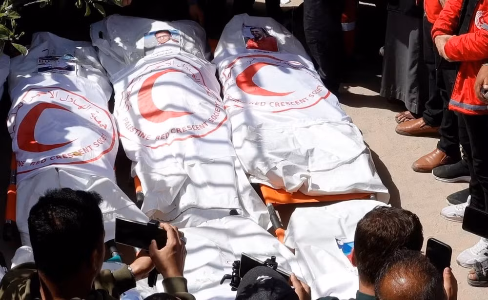 Vợ chồng bác sĩ tại Gaza mất 9 người con trong cuộc không kích của Israel 