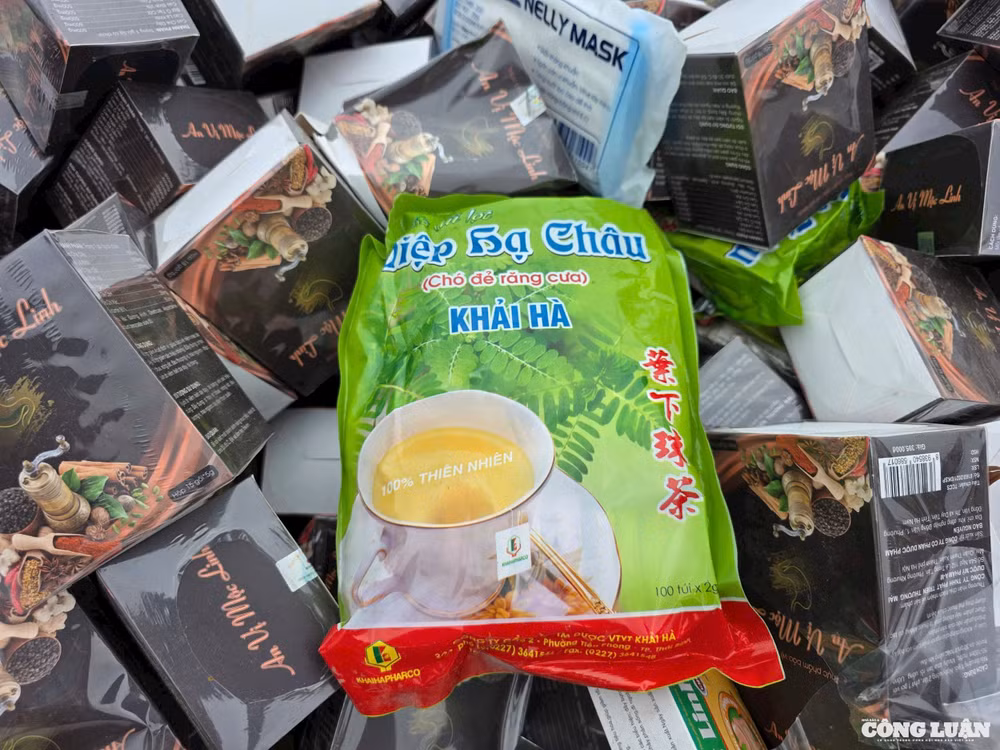 Một số sản phẩm khác xuất hiện tại vỉa hè phố Nguyễn Lân