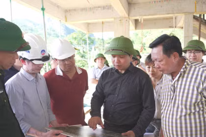 Cao Bằng: Tiến độ thi công các dự án trường nội trú liên cấp là không thể trì hoãn