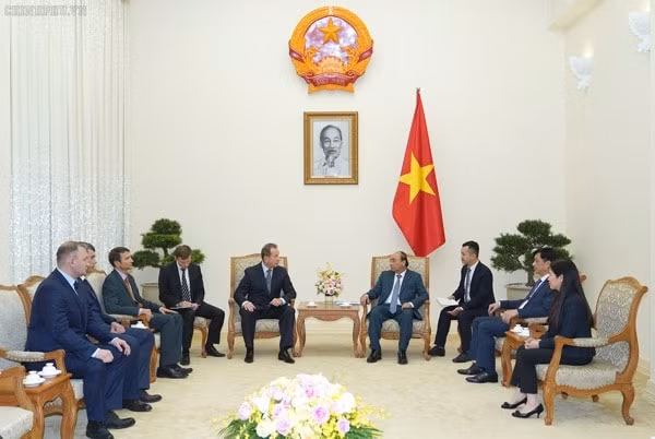 Thủ tướng Nguyễn Xuân Phúc tiếp Đại tướng Zolotov Victor Vasilyevich, Giám đốc Cơ quan Vệ binh quốc gia Liên bang Nga. Ảnh: VGP