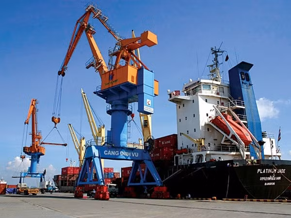 Cảng biển là yếu tố quan trọng nhất trong phát triển thành phố Hải Phòng từ hơn 100 năm nay. Ảnh: TL