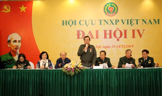 Phiên làm việc thứ nhất Đại hội đại biểu toàn quốc Hội Cựu thanh niên xung phong Việt Nam. Ảnh: HNM.
