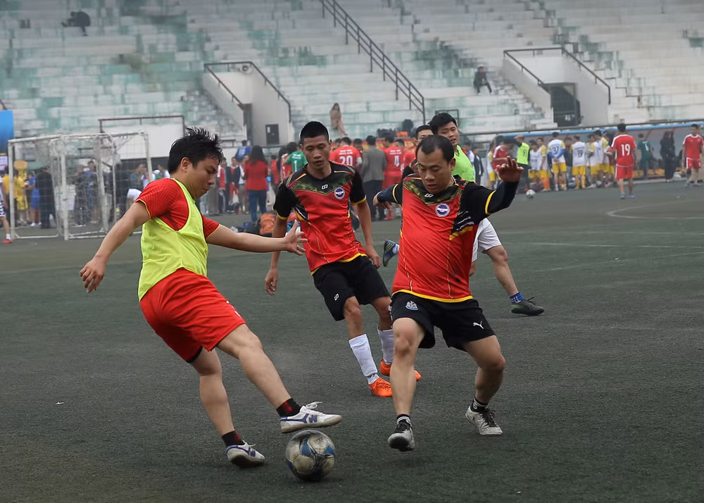 Đội Đoàn Thanh niên Cơ quan Trung ương Hội Nhà báo Việt Nam có lối đá tấn công nhanh.