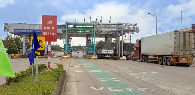 Dự án thu phí tự động không dừng đã chậm tiến độ so với yêu cầu đặt ra. Ảnh: TL