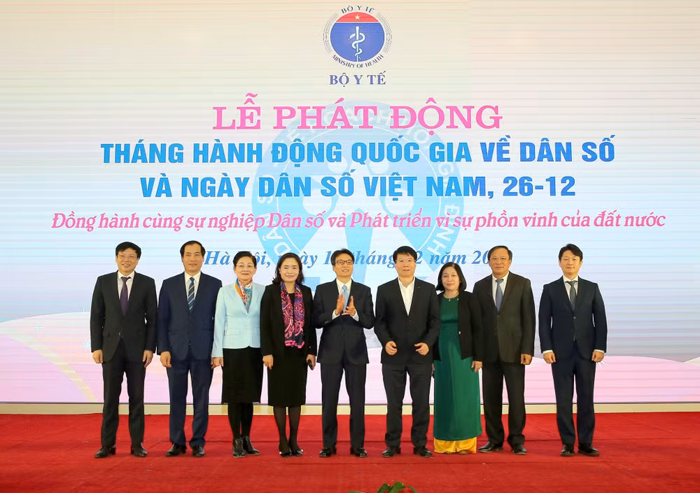 Các đại biểu tham dự chụp ảnh lưu niệm. Ảnh: Sơn Hải