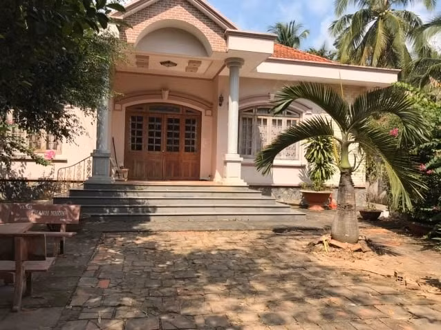 Căn nhà và diện tích đất bị thi hành án.