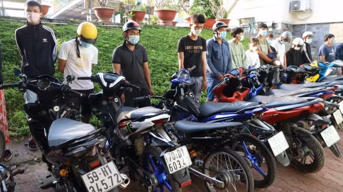 Tình trạng tụ tập đua xe trái phép vẫn diễn biến hết sức phức tạp tại nhiều địa phương và cần những nhóm giải pháp đồng bộ, hiệu quả của các cấp, các ngành. Ảnh: TN