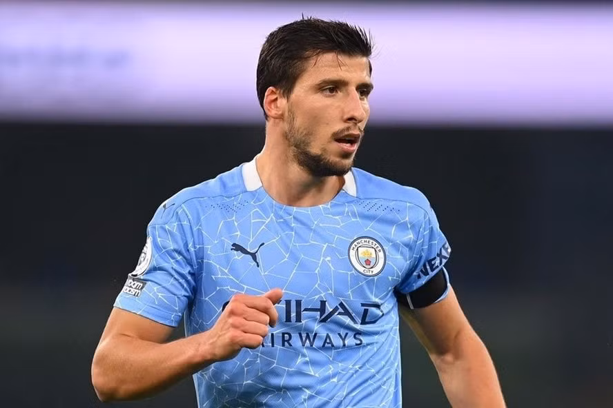 Ruben Dias có mùa giải 2020-21 bội thu danh hiệu. Ảnh: AFP