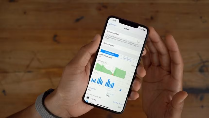 Việc cập nhật iOS 14.6 gây lỗi hao pin. Ảnh: MacRumors