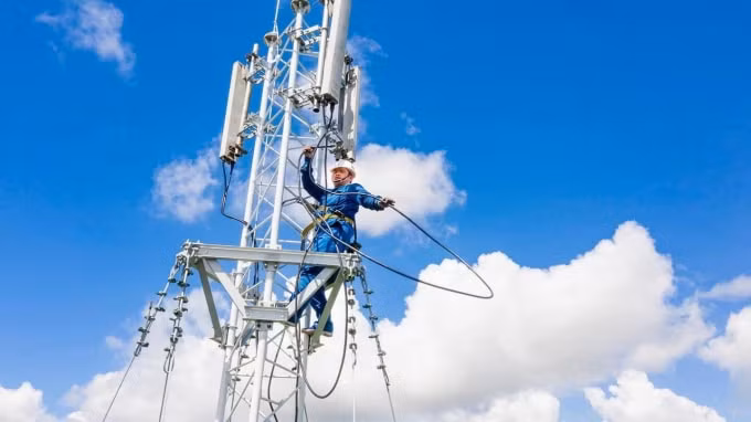 VinaPhone là mạng thông tin di động đầu tiên của Việt Nam đạt được mục tiêu phủ sóng tới 100% các huyện, thị và các đảo trên cả nước.