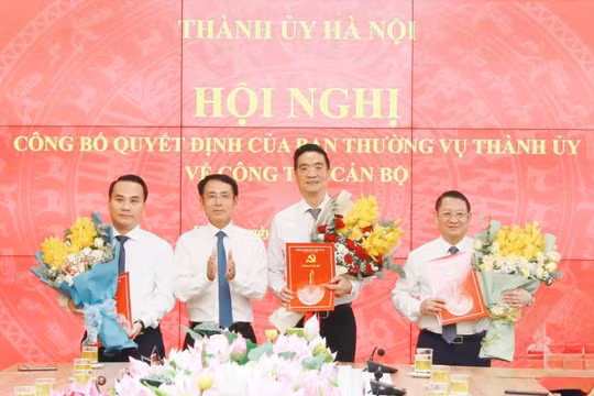 Hà Nội công bố quyết định về công tác cán bộ