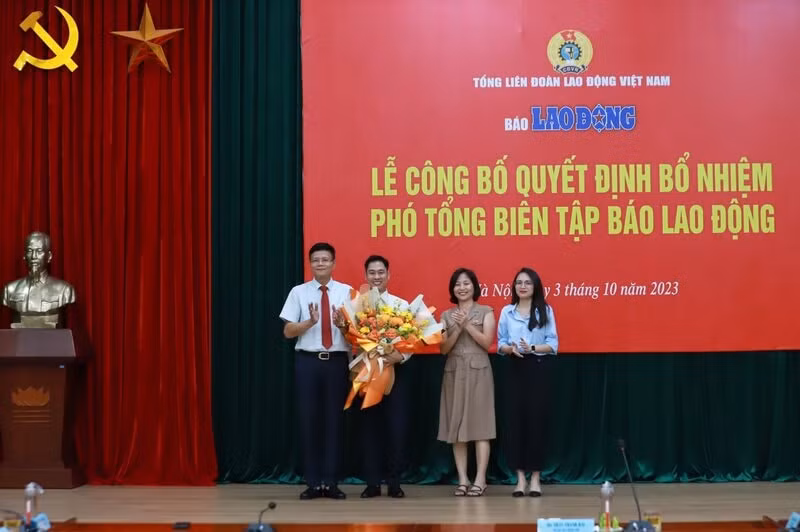 trao quyet dinh bo nhiem ong nguyen duc thanh giu chuc pho tong bien tap bao lao dong hinh 2
