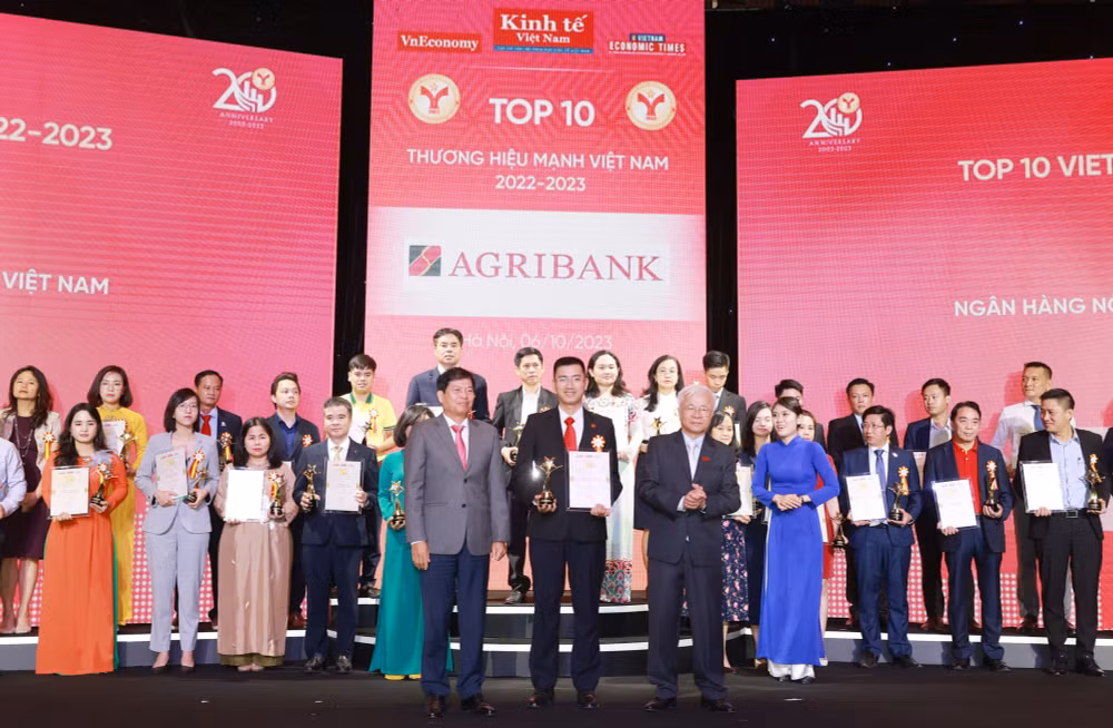 agribank top 10 thuong hieu manh viet nam 2023 hinh 1