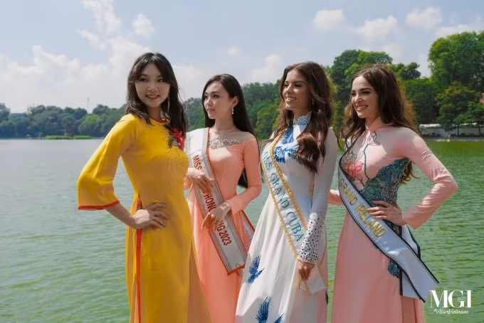 dan thi sinh du hoa hau hoa binh quoc te 2023 dien ao dai tham thu do ha noi hinh 3