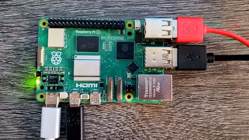 can canh raspberry pi 5 hinh 2