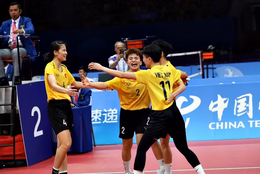 cau may nu mang ve tam huy chuong vang thu 2 cho doan viet nam o asiad 19 hinh 1